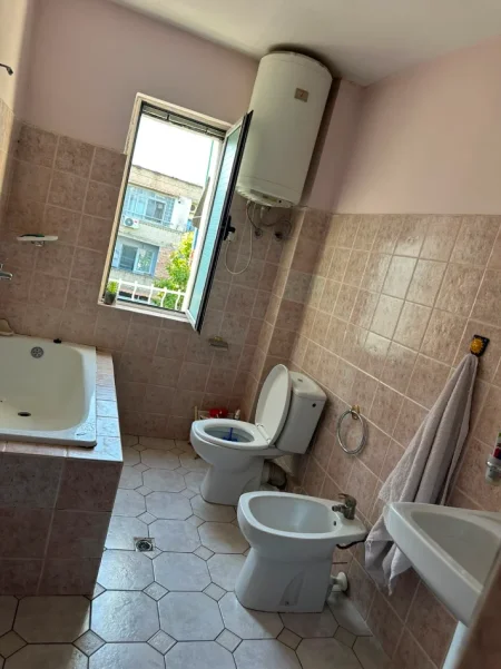 Tirane, shes apartament 1+1+Aneks Kati 5, 56 m² 125.000 € (Ali Demi prane Fushes)
