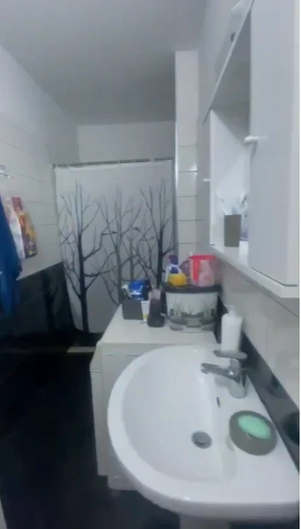 Tirane, jepet me qera apartament 1+1+Ballkon Kati 5, 67 m² 500 € (Don Bosko)