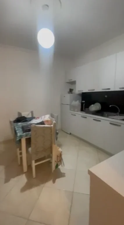 Tirane, jepet me qera apartament 1+1+Ballkon Kati 5, 67 m² 500 € (Don Bosko)