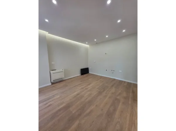 Tirane, shes apartament 1+1+Ballkon Kati 3, 44 m² 129.000 € 