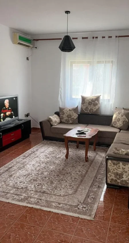 Tirane, jepet me qera apartament 2+1 Kati 2, 80 m² 450 € (Rruga Jordan Misja)