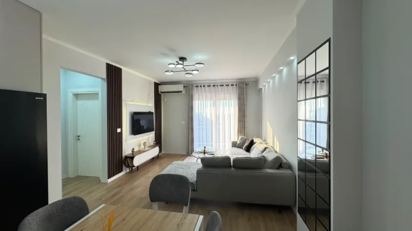 Tirane, shes apartament 2+1+Ballkon Kati 6, 82 m² 117.000 € (Bulevardi Donald Trump)