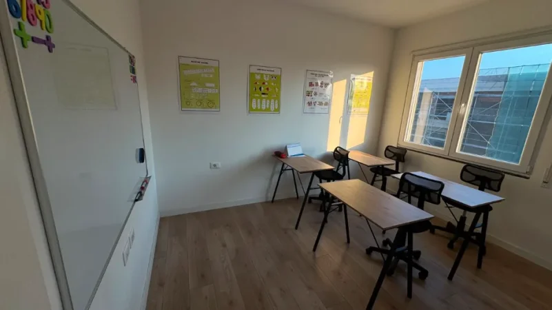 Tirane, shes apartament 2+1+Ballkon Kati 6, 82 m² 117.000 € (Bulevardi Donald Trump)