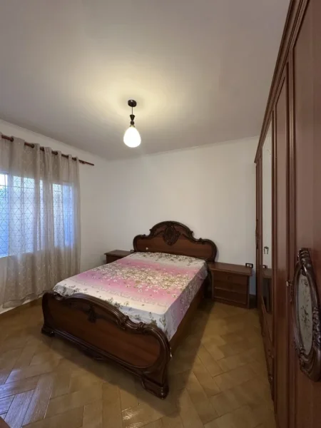 Tirane, jepet me qera apartament 2+1 Kati 2, 100 m² 500 € (Kodra E. Priftit)