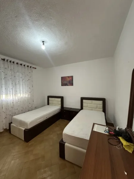 Tirane, jepet me qera apartament 2+1 Kati 2, 100 m² 500 € (Kodra E. Priftit)