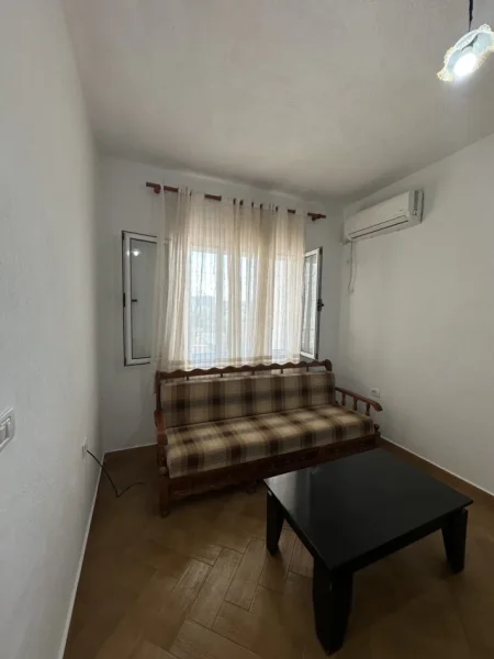 Tirane, jepet me qera apartament 2+1 Kati 2, 100 m² 500 € (Kodra E. Priftit)