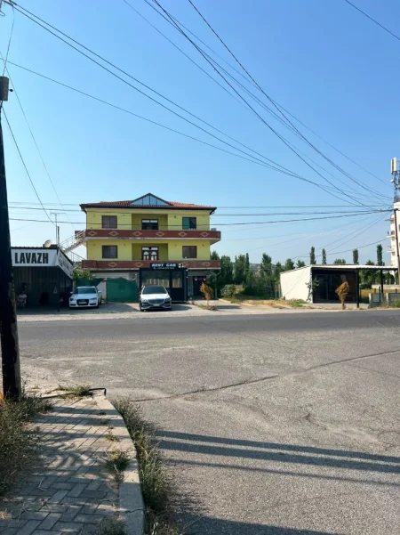 Lezhe, shitet Vile Vile 3 Katshe Kati 3, 750 m² 3.970.000 € (Rruga Vellezerit Çoku)