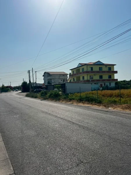 Lezhe, shitet Vile Vile 3 Katshe Kati 3, 750 m² 3.970.000 € (Rruga Vellezerit Çoku)