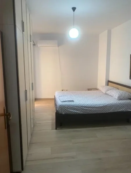 Tirane, jepet me qera apartament 1+1+Ballkon Kati 4, 60 m² 500 € (Ish Stacioni i Treni/Kompleksi Usluga)