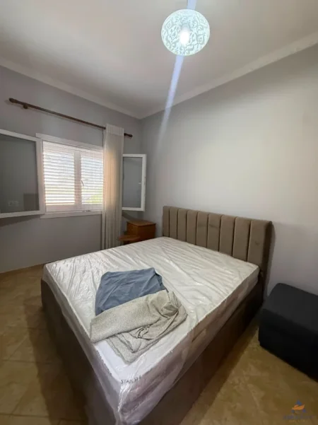 Tirane, jepet me qera apartament 1+1 Kati 2, 50 m² 375 € 