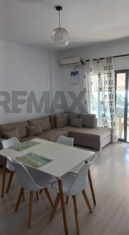 Vlore - Lungomare, jepet me qera apartament 1+1+Ballkon Kati 2, 70 m² 430 € (Rruga Aleksander Moisiu, Vlore)
