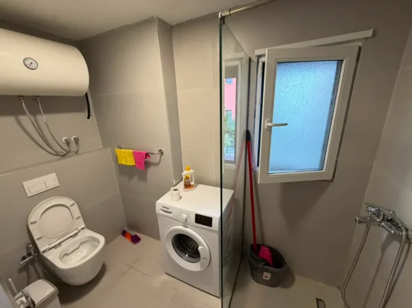 Tirane, jepet me qera apartament 2+1 Kati 1, (KODRA E DIELLIT)
