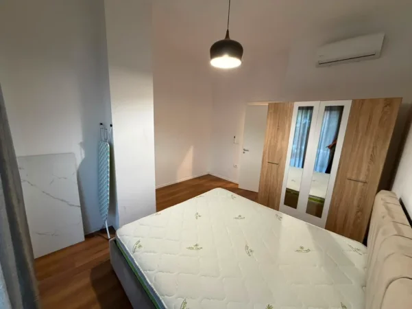 Tirane, jepet me qera apartament 2+1 Kati 1, (KODRA E DIELLIT)