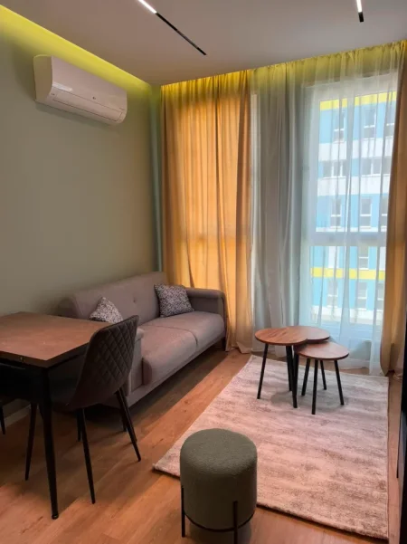 Tirane, jepet me qera apartament 1+1+Aneks+Ballkon , 380 € (QTU)
