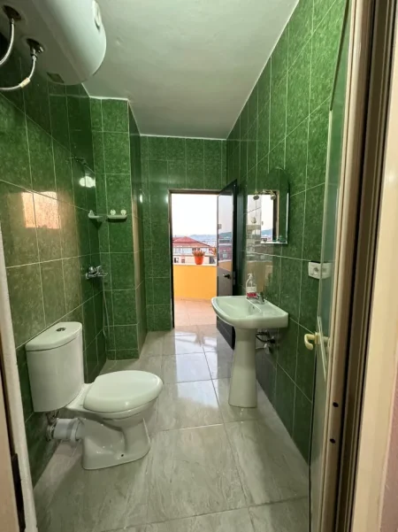 Tirane, shitet nga Pronari, pa-komision apartament 1+1+Ballkon , 80 m² 20.500.000 MLN LEKE  TE REJA (Rruga Muhamet Gjollesha)