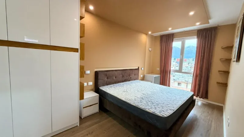 Tirane, shitet apartament 2+1+Aneks+Ballkon Kati 6, 94 m² 240.000 € (laprake)