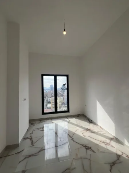 Tirane, jepet me qera zyre Kati 8, 106 m² 1.200 € (RRUGA E BARRIKADAVE)