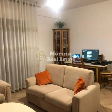 Tirane, jepet me qera apartament 1+1 Kati 2, 75 m² 550 € (Komuna e Parisit)