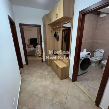 Tirane, jepet me qera apartament 1+1 Kati 2, 75 m² 550 € (Komuna e Parisit)