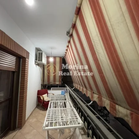 Tirane, jepet me qera apartament 1+1 Kati 2, 75 m² 550 € (Komuna e Parisit)