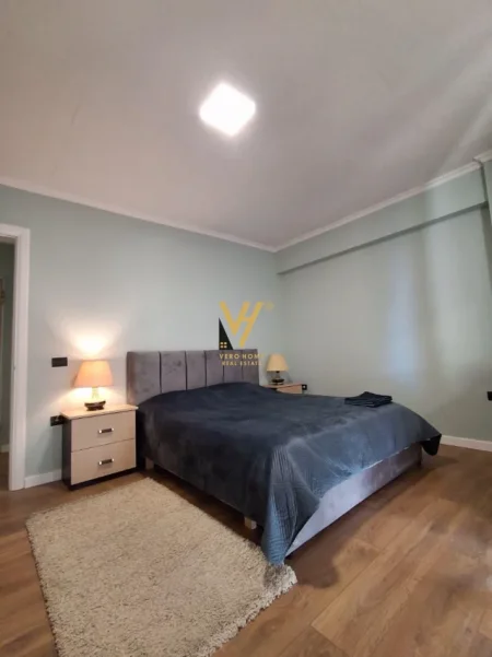 Tirane, jepet me qera apartament 1+1+Ballkon Kati 7, 55 m² 670 € (SELVIA)