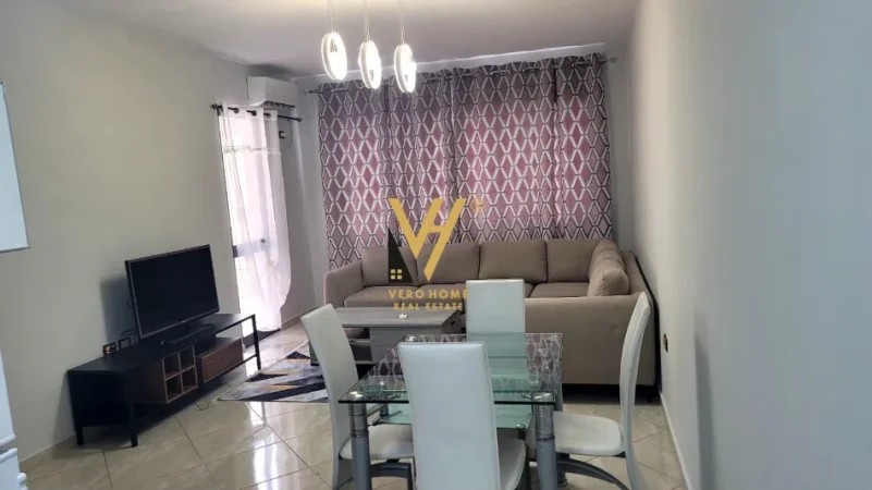 Tirane, jepet me qera apartament 1+1+Ballkon Kati 4, 70 m² 470 € (ASTIR)