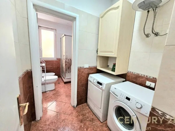 Tirane, jepet me qera apartament 1+1+Ballkon Kati 2, 75 m² 600 € (Rruga Eduart Mano, Kopshti Zoologjik)