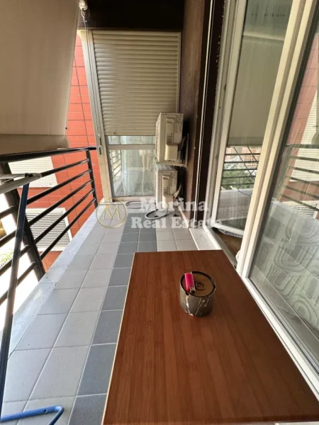 Tirane, jepet me qera apartament 1+1 Kati 2, 60 m² 550 € (Rruga Bardhyl)