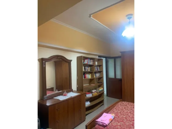 Tirane, jepet me qera apartament 2+1+Ballkon , 79 m² 600 € (Xhamia e Tabakeve)