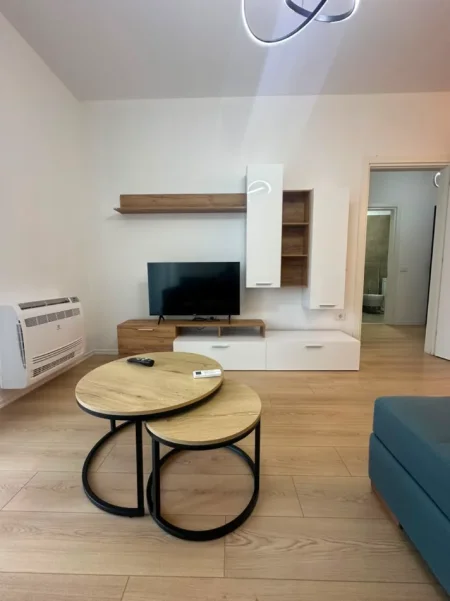 Tirane, jepet me qera apartament 1+1 , 530 € (Astir)