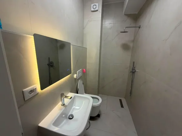 Tirane, jepet me qera apartament 1+1 Kati 2, (Ali Demi)