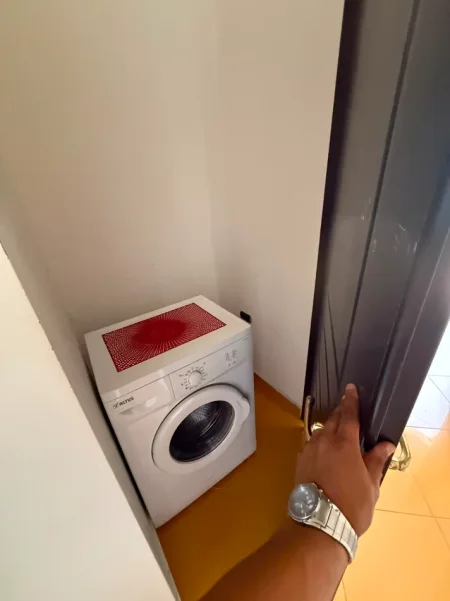 Tirane, jepet me qera apartament 1+1 Kati 4, 65 m² 400 € (Inxhinieria e Ndertimit ,21 Dhjetori)