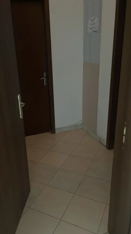 Tirane, jepet me qera ambjent biznesi Kati 1, 75 m² 550 € (Rruga e Durrësit)
