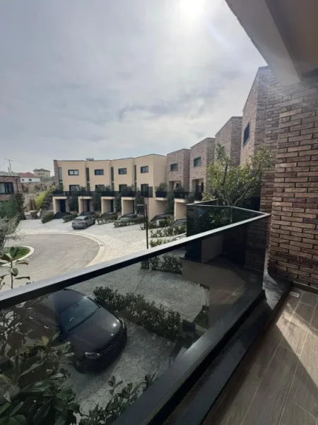 Vilë Luksoze me Qira te Rezidenca Primavera, Mjull Bathore, Tiranë