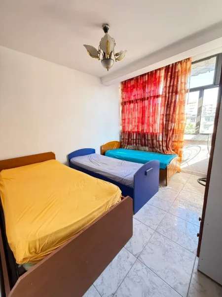 Tirane, jepet me qera apartament 1+1 Kati 4, 55 m² 350 € (Ish Parku tek Report Tv)