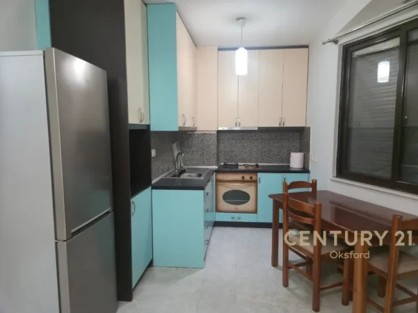 Tirane, jepet me qera apartament 1+1+Ballkon Kati 3, 65 m² 500 € (Ish Fusha e Aviacionit)