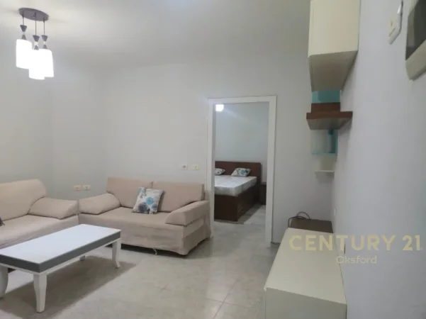 Tirane, jepet me qera apartament 1+1+Ballkon Kati 3, 65 m² 500 € (Ish Fusha e Aviacionit)
