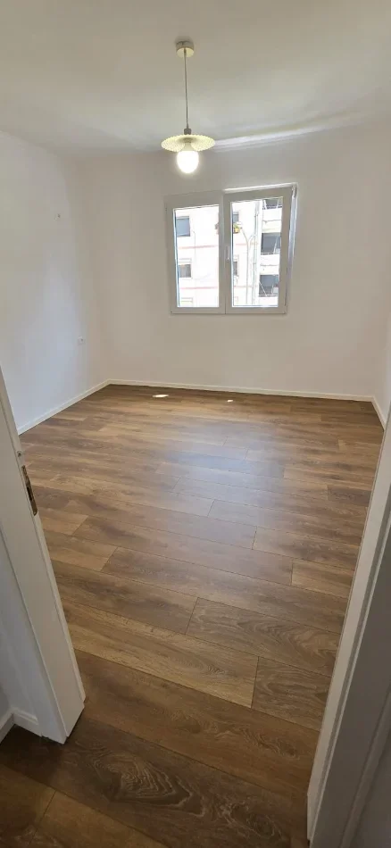 🏡 Shitet Apartament 1+1 tek Rruga Ndre Mjeda ne Rrugen e Kavajes,  140.000 EURO