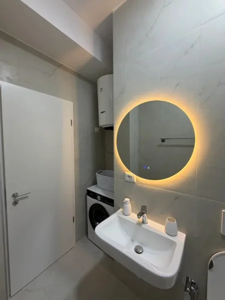 Tirane, jepet me qera apartament 1+1 Kati 6, 55 m² 450 € (Kompleksi Kadiu)