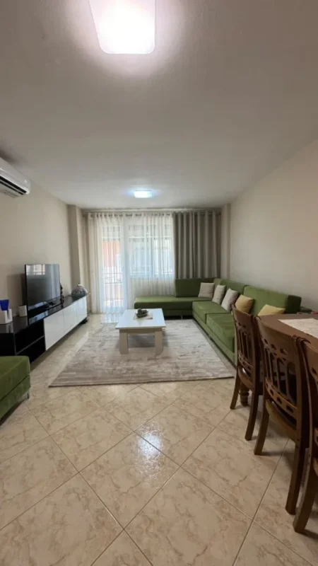 Tirane, jepet me qera apartament 2+1 Kati 9, 95 m² 750 € (21 Dhjetori)