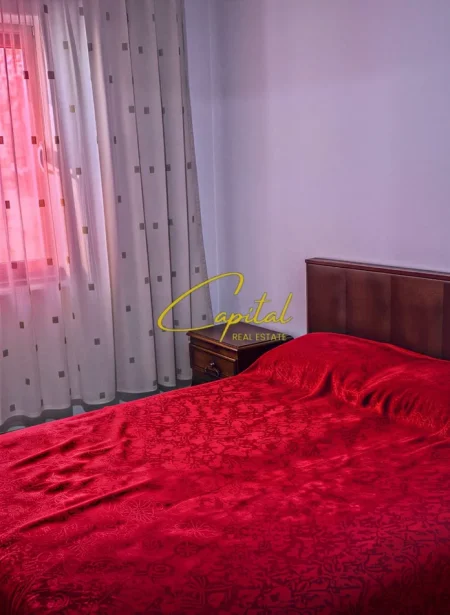 Tirane, jepet me qera apartament 1+1 Kati 2, 55 m² 400 € (SHKOLLA E BASHKUAR)