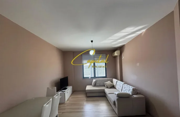 Tirane, jepet me qera apartament 1+1 Kati 4, 65 m² 500 € (STACIONI TRENIT)