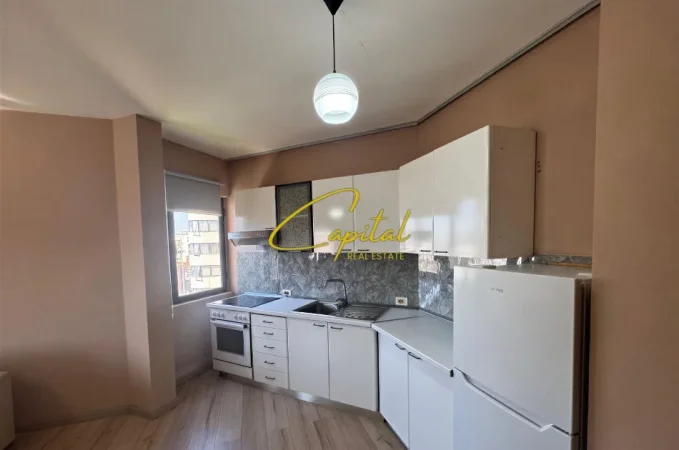 Tirane, jepet me qera apartament 1+1 Kati 4, 65 m² 500 € (STACIONI TRENIT)