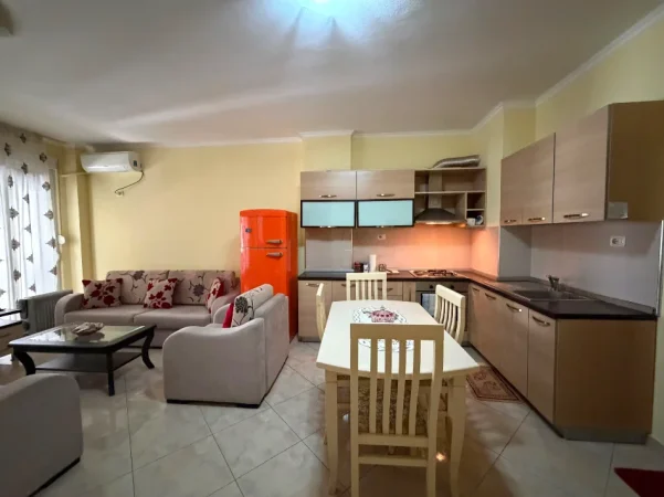 Tirane, jepet me qera apartament 1+1 Kati 2, 72 m² 350 € (Fresku)