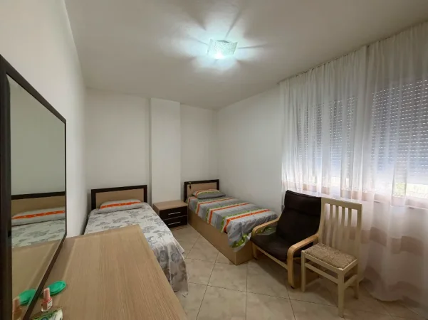 Tirane, jepet me qera apartament 1+1 Kati 2, 72 m² 350 € (Fresku)