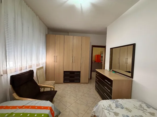 Tirane, jepet me qera apartament 1+1 Kati 2, 72 m² 350 € (Fresku)