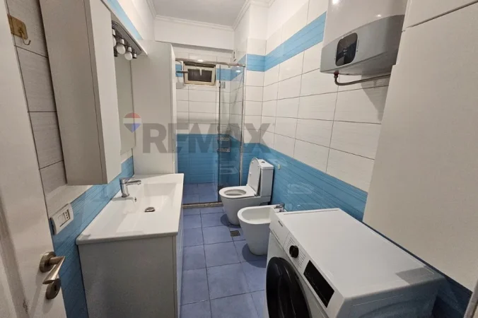 Tirane, jepet me qera apartament 2+1+Ballkon Kati 3, 90 m² 600 € (Fabrika Miellit)