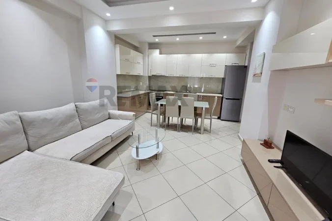 Tirane, jepet me qera apartament 2+1+Ballkon Kati 3, 90 m² 600 € (Fabrika Miellit)