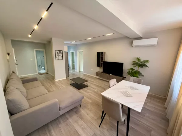 Tirane, jepet me qera apartament 2+1 Kati 5, (21 dhjetori)