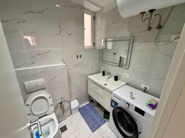 Tirane, jepet me qera apartament 2+1 Kati 5, (21 dhjetori)